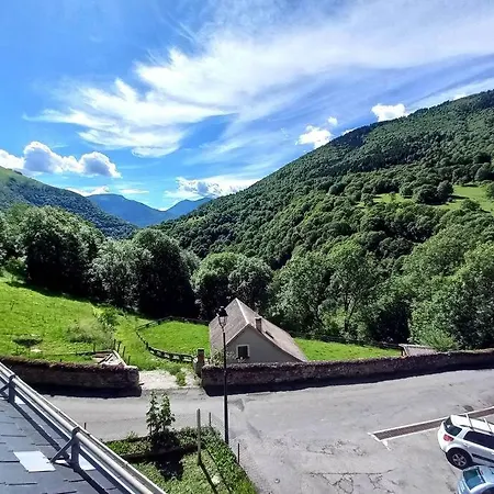 Vue Imprenable Sur Montagne Apartment *